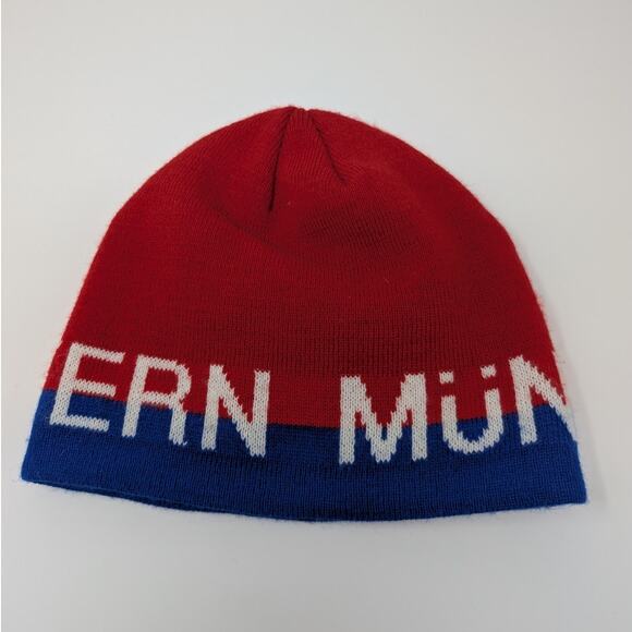 FC Bayern Munich Knitted Winter Colorblock Beanie Hat Red Blue Football Skull - Picture 2 of 3